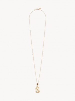 Collares Chloe Alphabet With Pendant Dorados | CHE-SR14337