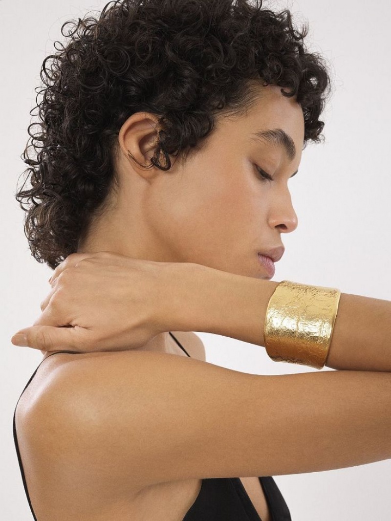 Brazaletes Chloe Penelope Cuff Dorados Claro | CHE-SR14463