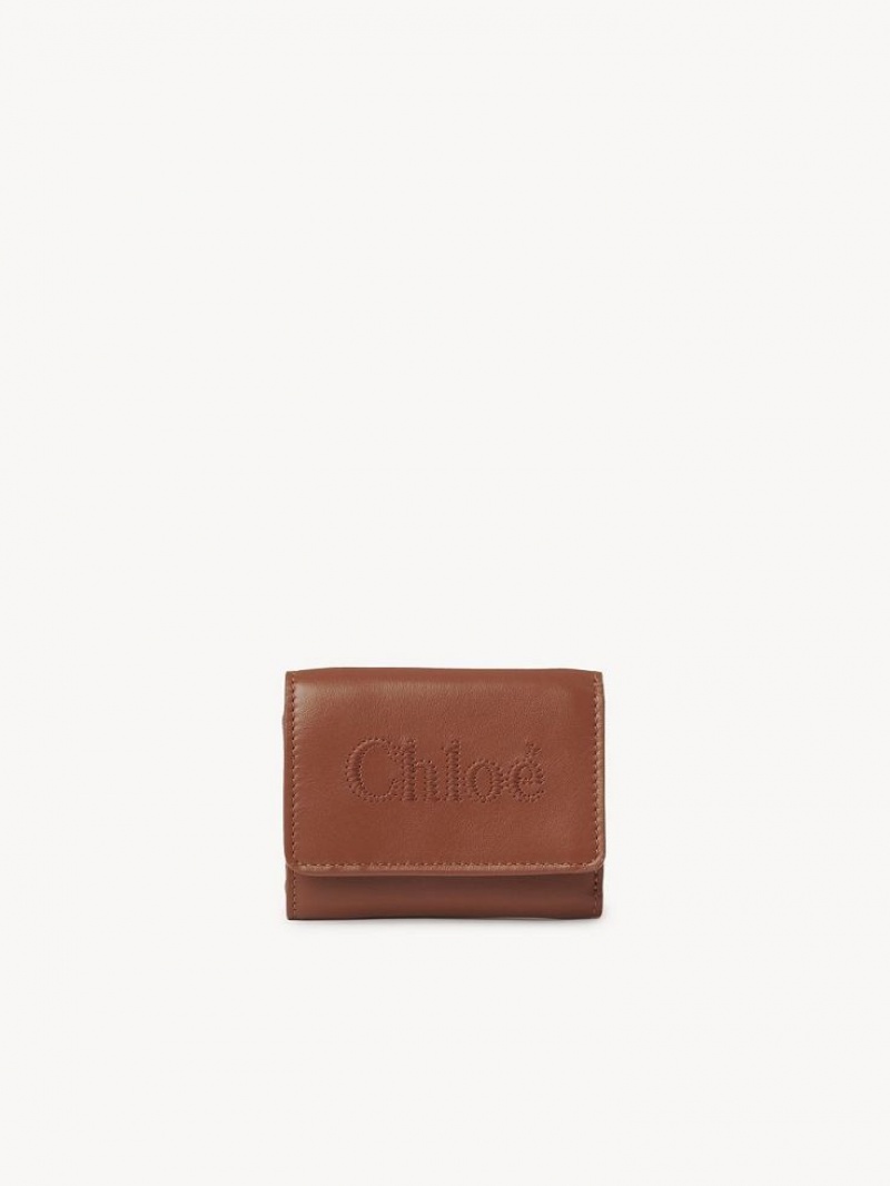 Carteras Pequeñas Chloe Sense Mini Tri-fold Marrom | CHE-SR14276