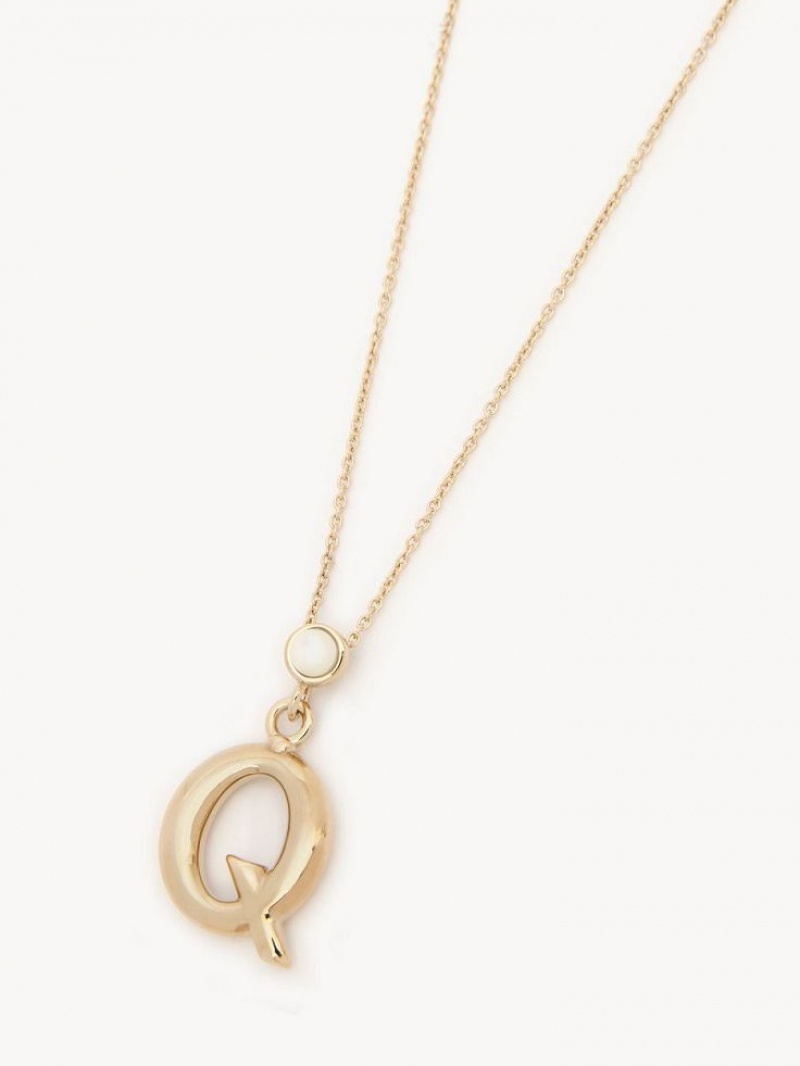 Collares Chloe Alphabet With Pendant Dorados | CHE-SR14339