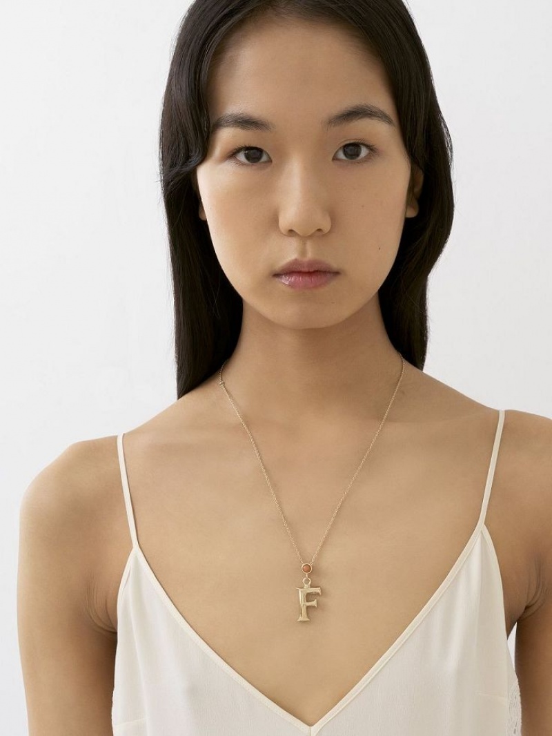 Collares Chloe Alphabet With Pendant Dorados | CHE-SR14350