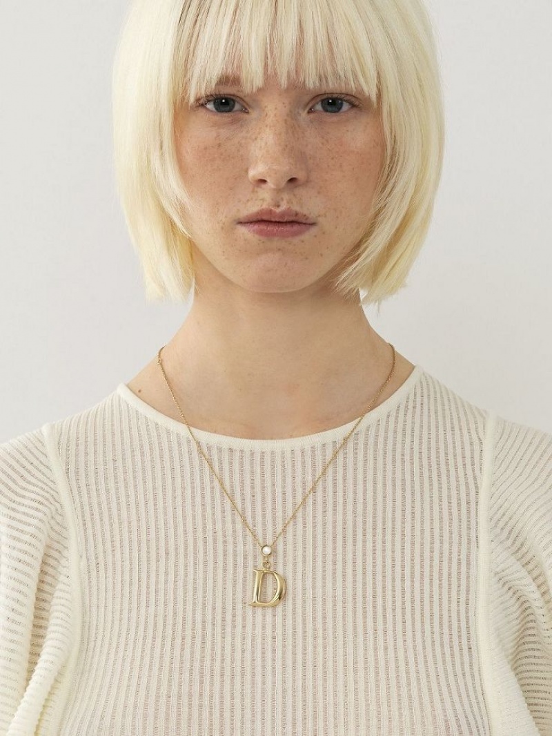 Collares Chloe Alphabet With Pendant Dorados | CHE-SR14352