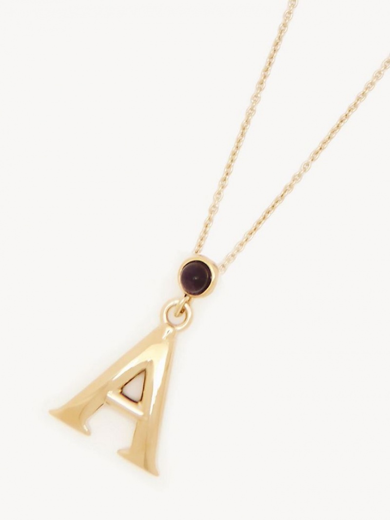 Collares Chloe Alphabet With Pendant Dorados | CHE-SR14430